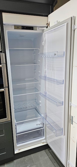 [White Beko integrated fridge  (empty)]